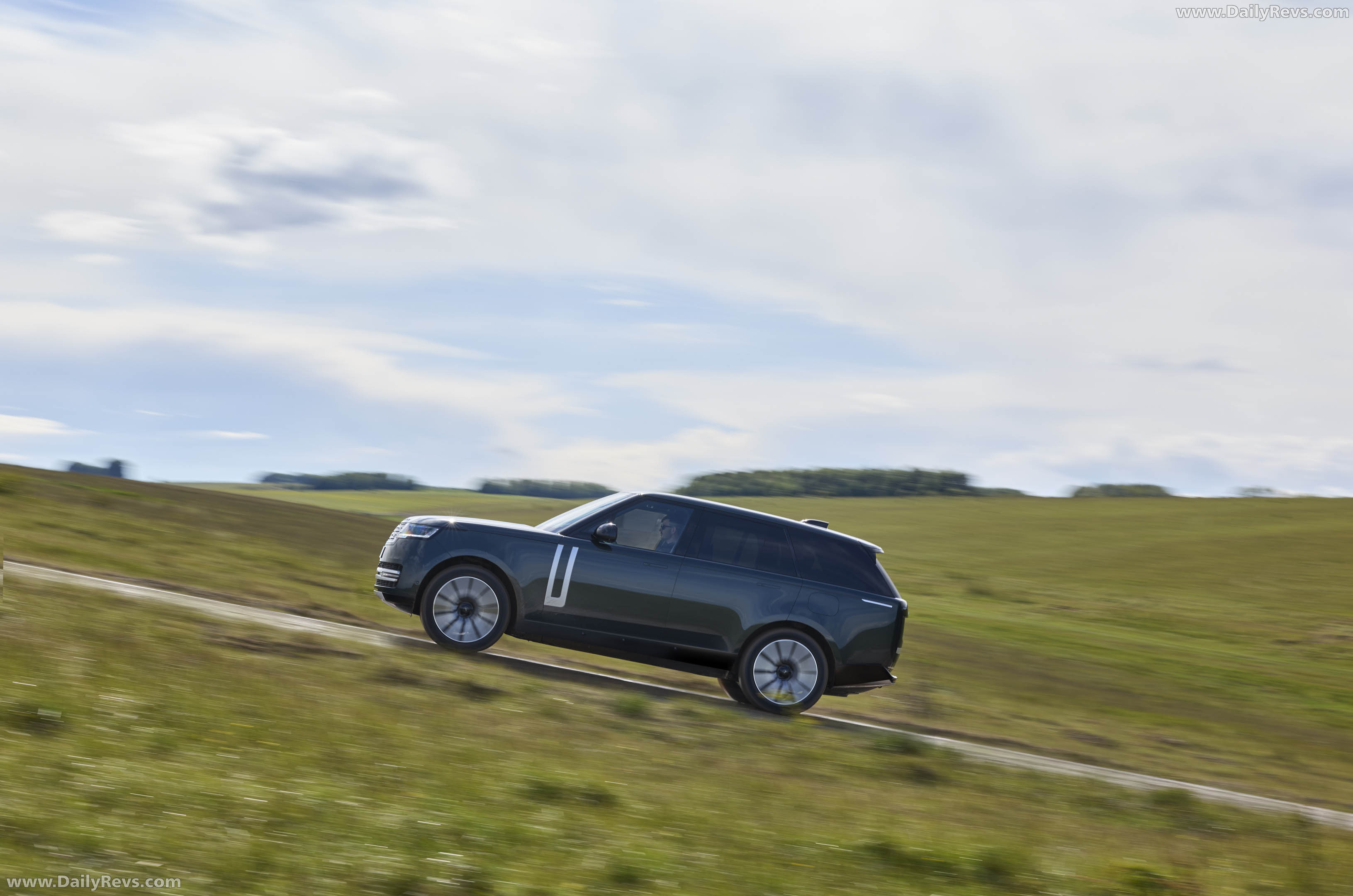 2027 Land Rover Range Rover Electric Side View